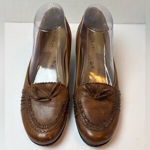 Strictly Comfort brown leather pumps with whipstitch detail knotted bow 7.5M